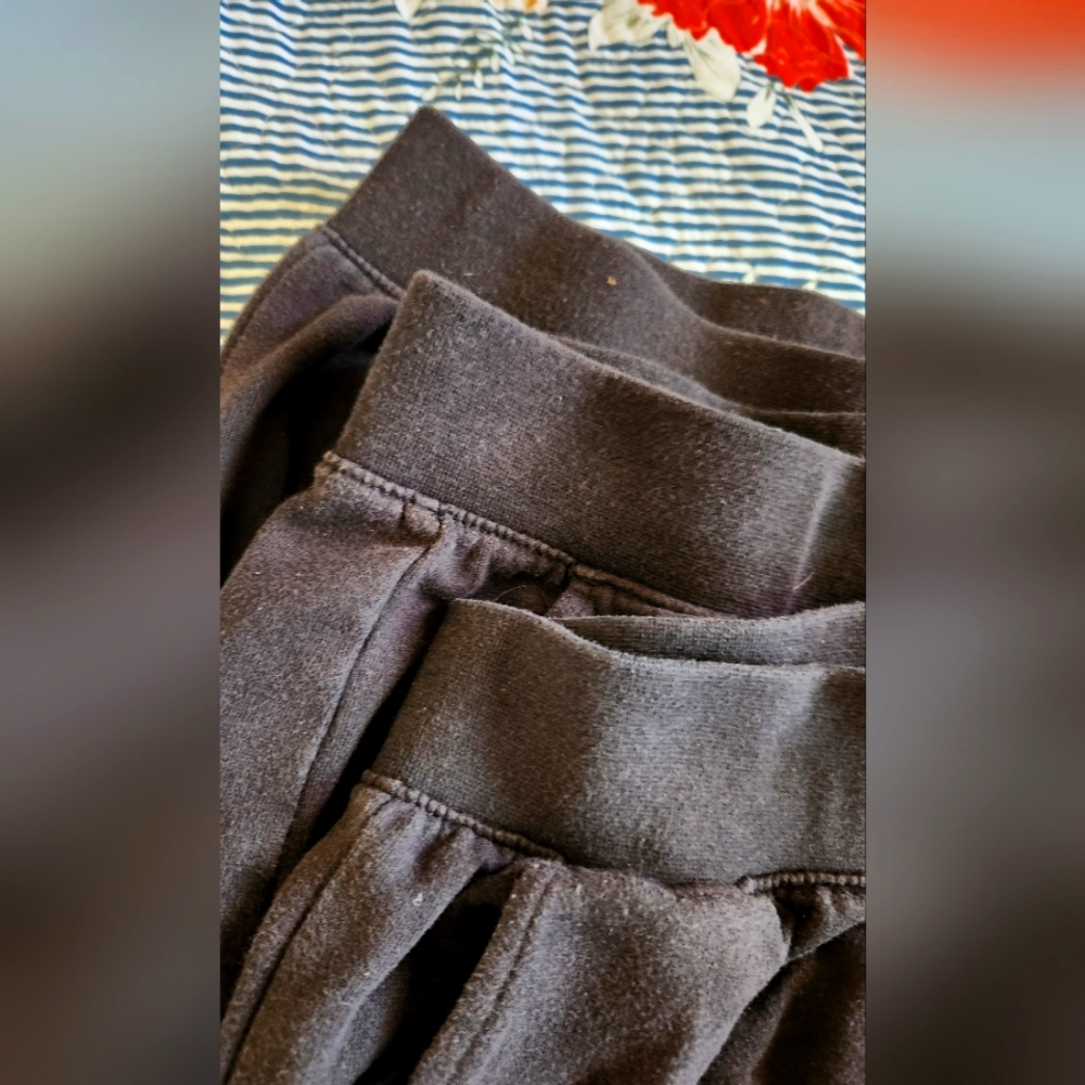 Boys, sweatpants in XL 3 pairs all Black .